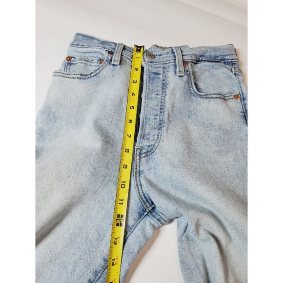 Levi’s Women’s 27 Jeans RIBCAGE STRAIGHT High Rise Light Wash Distressed - Picture 6 of 8